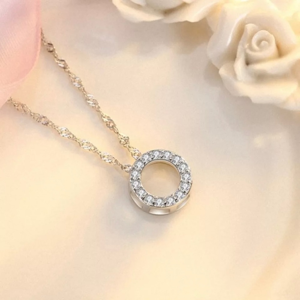 Round cubic zirconia Pendant with Necklace - Picture 5 of 6